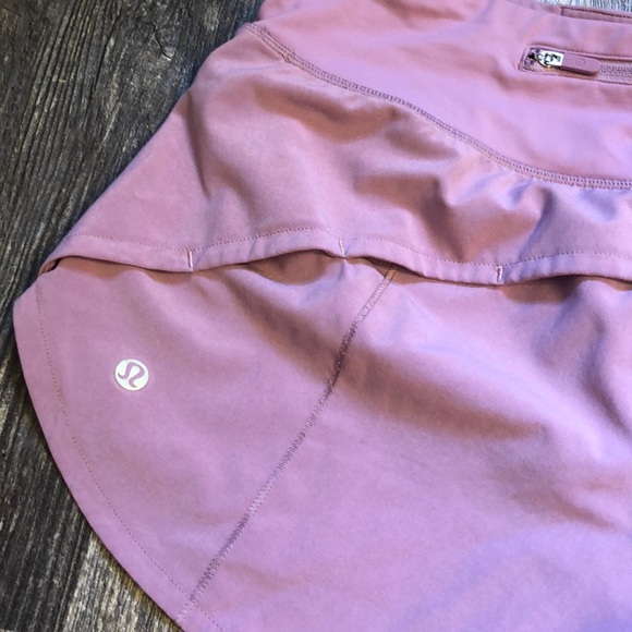 [SOLD] Lululemon Speed Up Short *Long 4"- size 4 tall - Picture 2 of 7